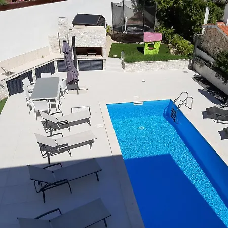 Holidayhousevista Vila Linardici